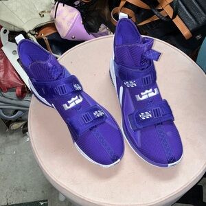 LS 13 Vibrant Purple Sneakers